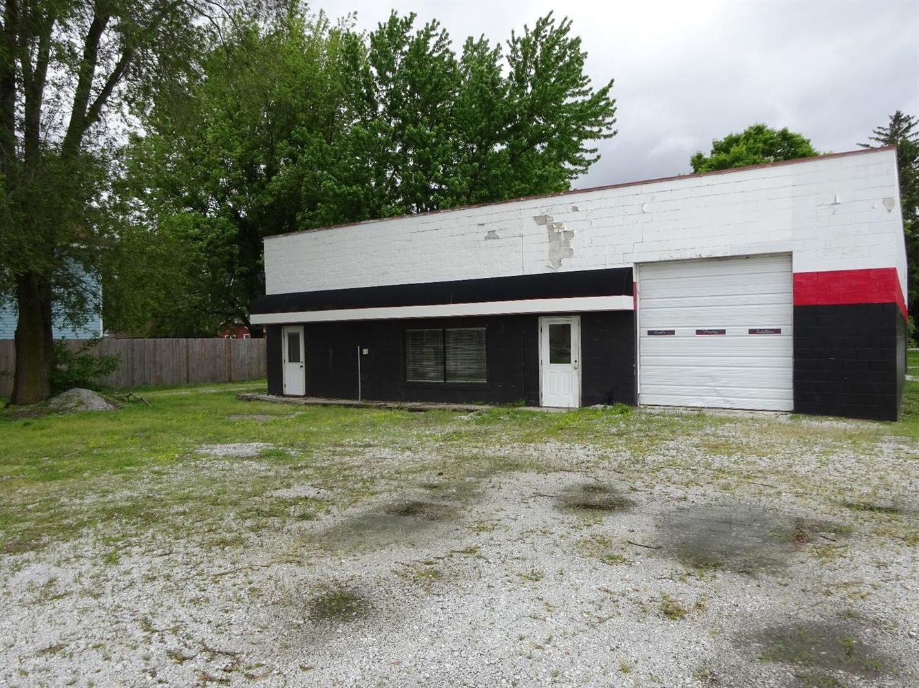 103 N Main St, Wanatah, IN 46390